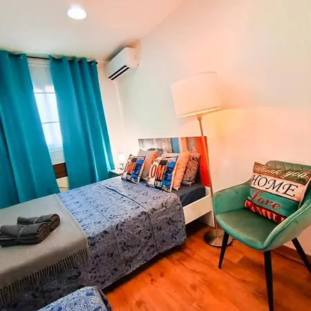 Oasis - Dreta De L'eixample Hostal